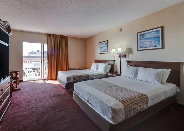 Ocean 1 & Ocean Hotel 2*